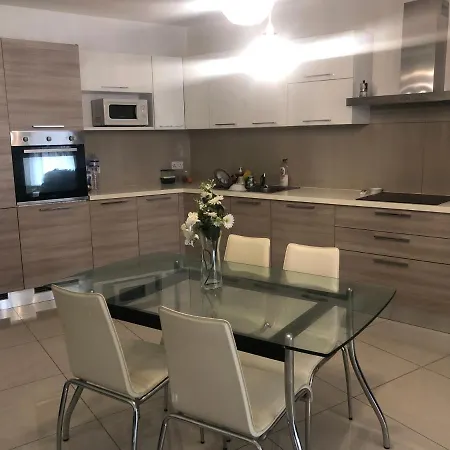 Flat Near Paceville And St Julian Apartment Is-Swieqi