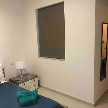 Apartment Flat Near Paceville And St Julian Is-Swieqi