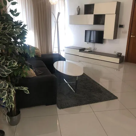 Apartment Flat Near Paceville And St Julian Is-Swieqi